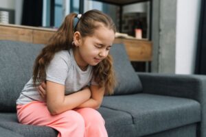 Waspada! Kenali 4 Tanda Sakit Perut pada Anak yang Butuh Penanganan Medis