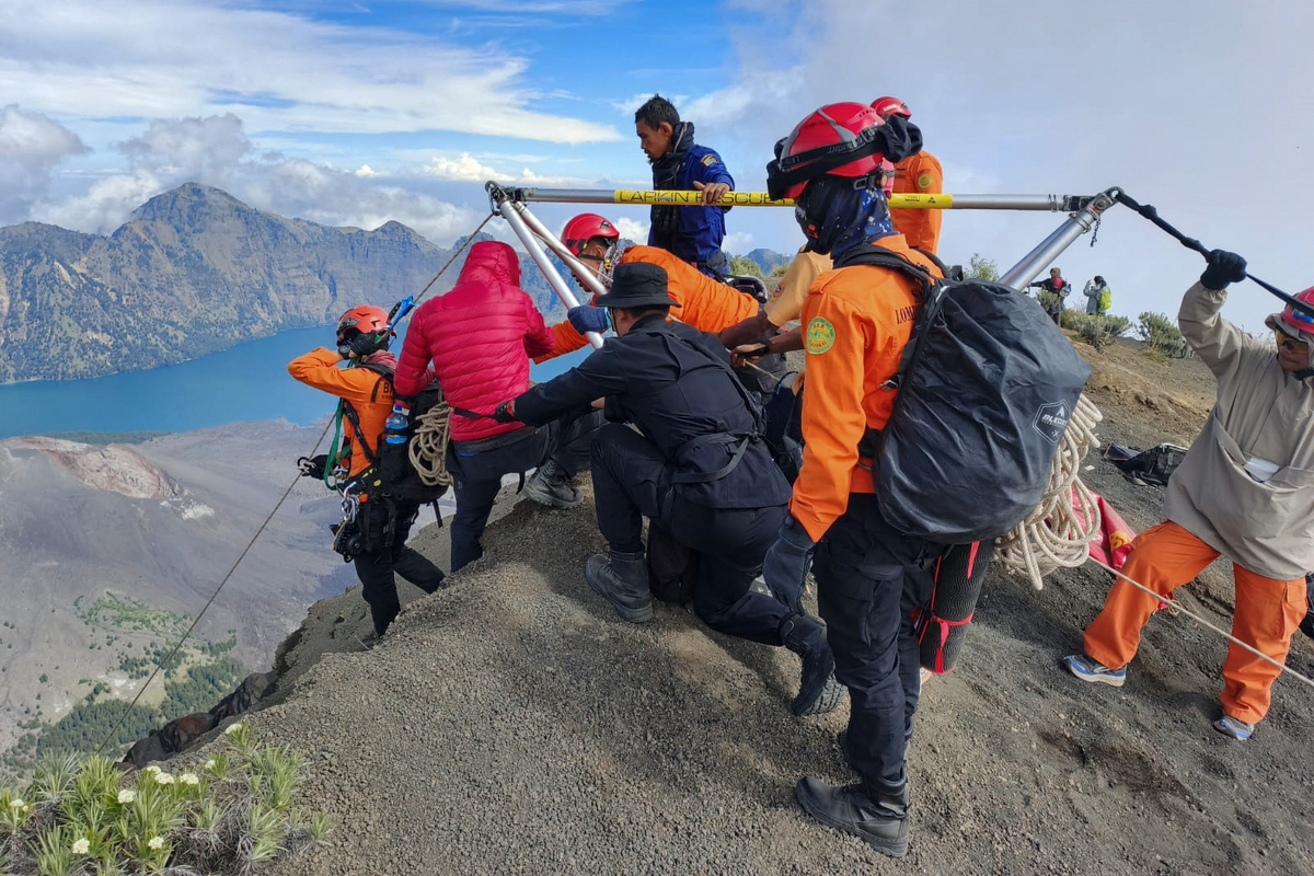 Misi Penuh Nyali: Kisah Evakuasi Pendaki Brasil dari Jurang Rinjani